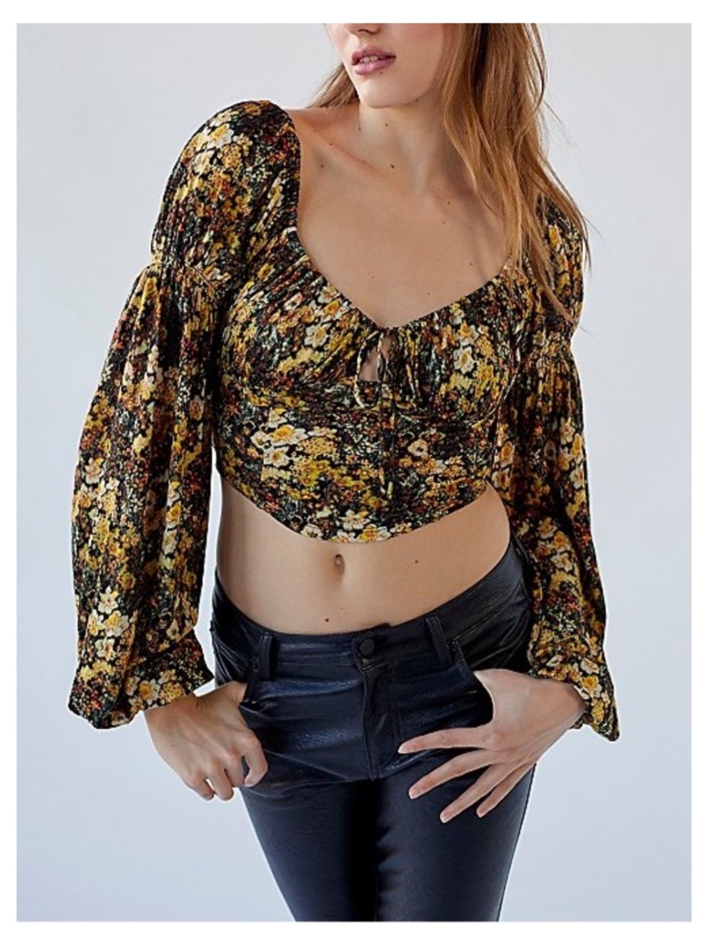 🟤NWT URBAN OUTFITTERS Elowen Puff Sleeve Peasant Blouse - Gold/Black Floral Prin